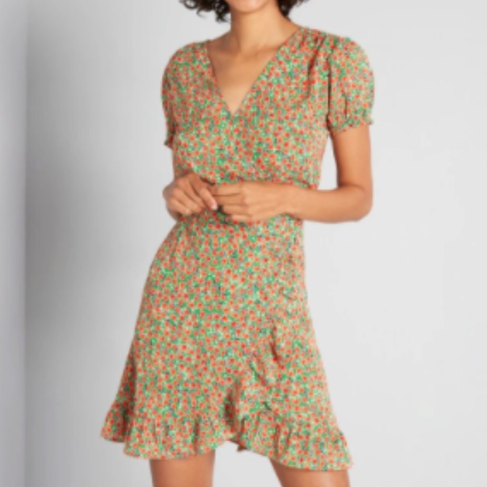 Savvy is a Snap Mini Dress